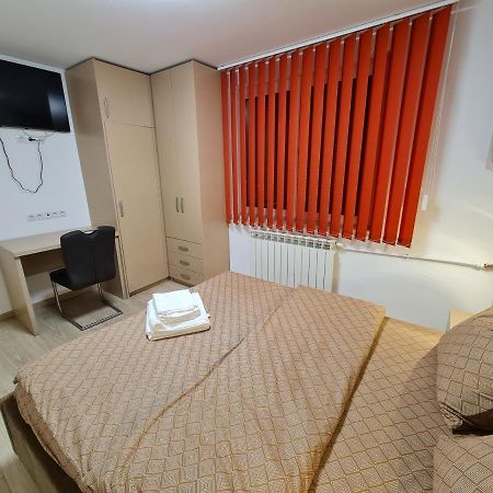 Luxury Panoramic Apartment Орадя Экстерьер фото