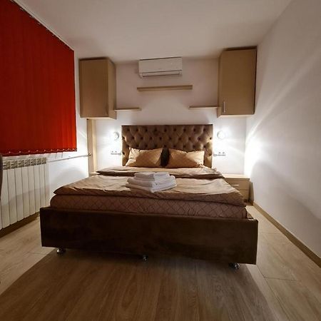 Luxury Panoramic Apartment Орадя Экстерьер фото