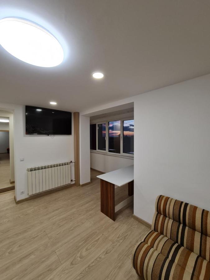Luxury Panoramic Apartment Орадя Экстерьер фото