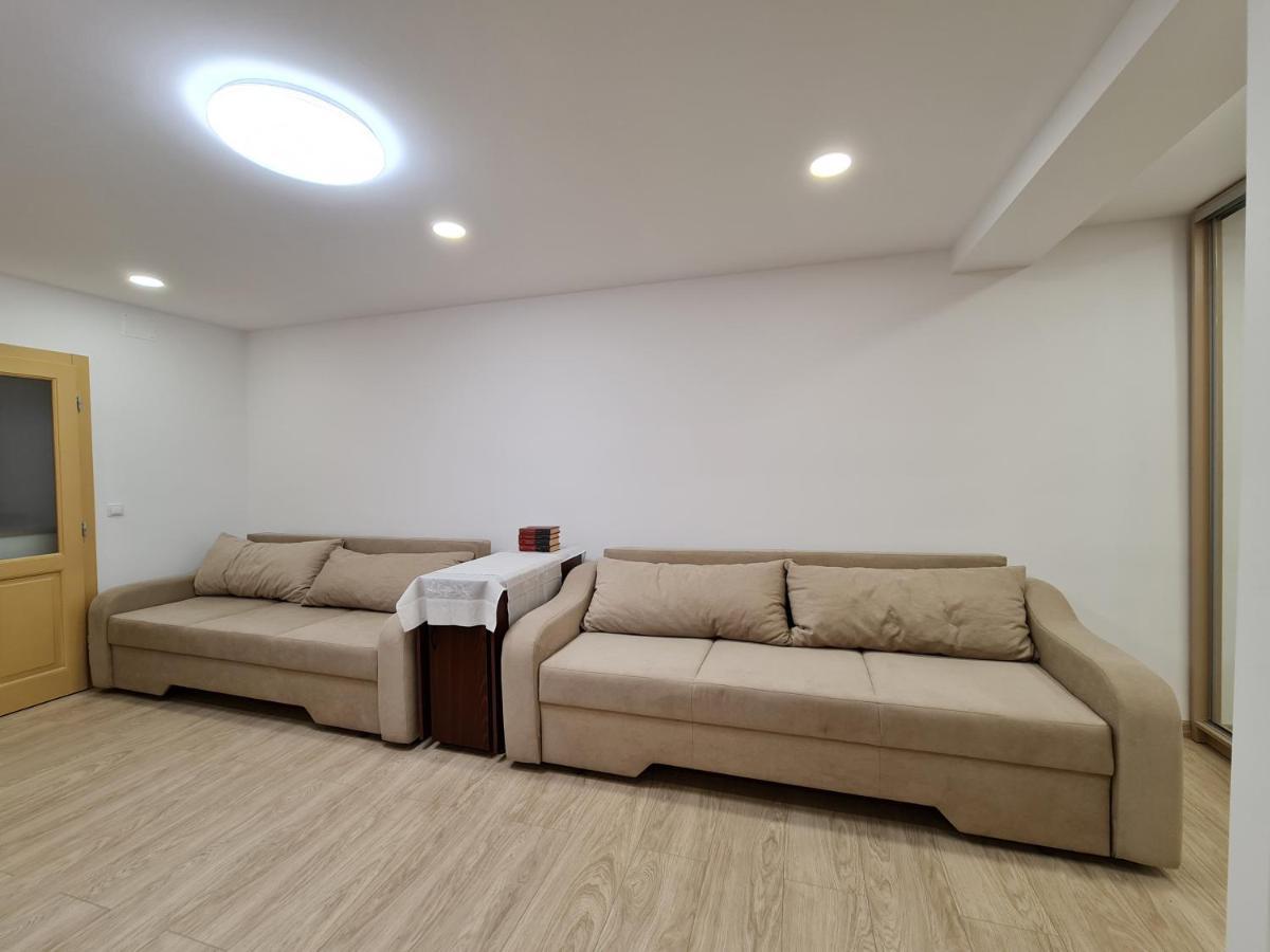 Luxury Panoramic Apartment Орадя Экстерьер фото