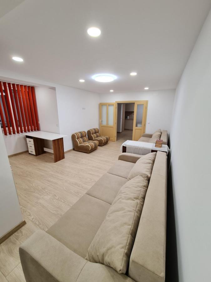 Luxury Panoramic Apartment Орадя Экстерьер фото