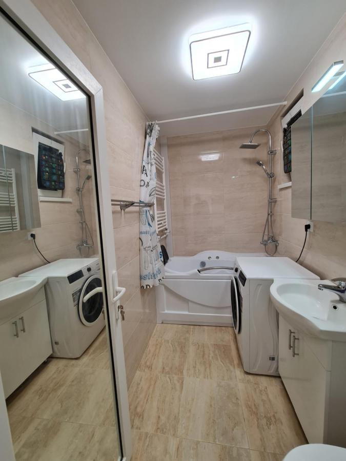 Luxury Panoramic Apartment Орадя Экстерьер фото
