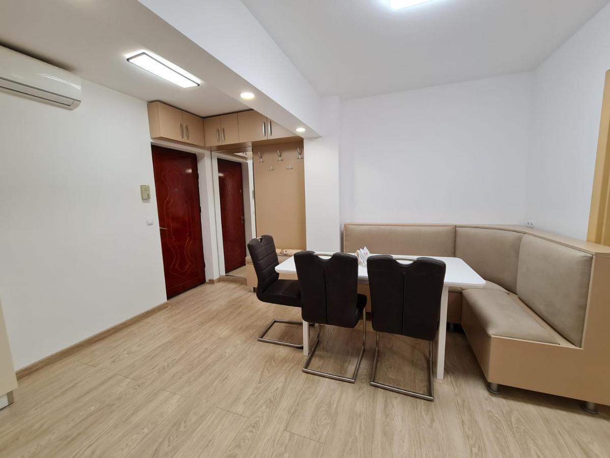 Luxury Panoramic Apartment Орадя Экстерьер фото
